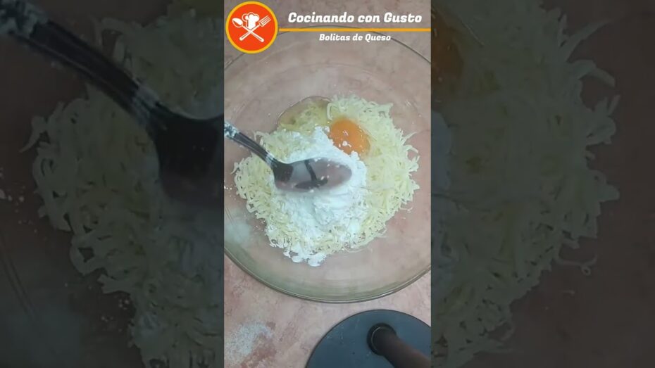 Cómo preparar bolitas de queso en el microondas